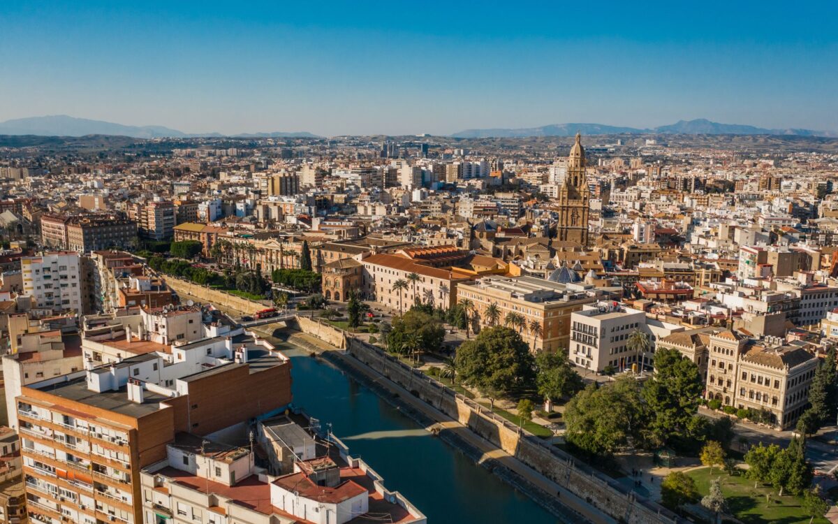 Vivir en la Ciudad o en las Afueras: ¿Dónde Está Tu Lugar?