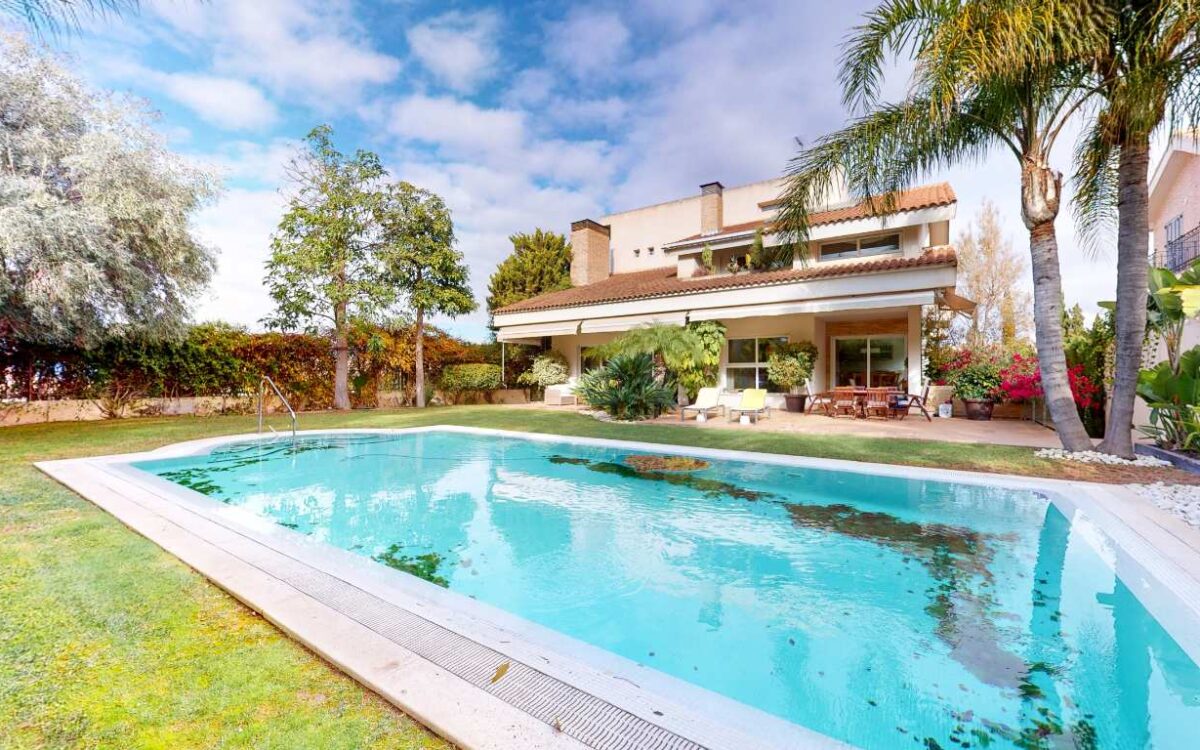 Exclusivo Chalet en venta en la Urbanización Altorreal